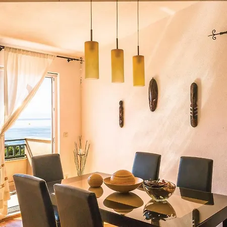 One-Bedroom Apartment In Makarska 马卡尔斯卡
