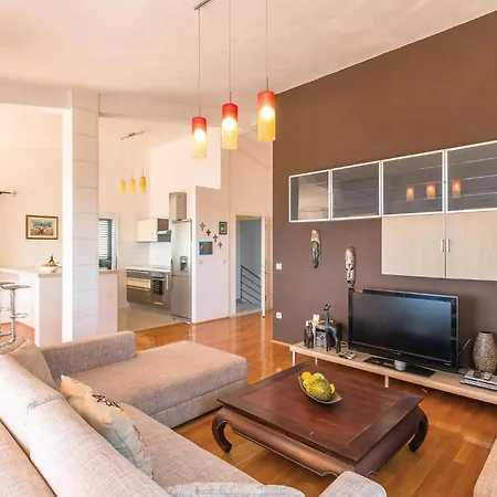 公寓 One-Bedroom Apartment In Makarska 马卡尔斯卡